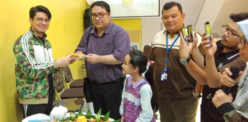 Rangkul UKM, Irwansyah Resmikan Medan Napoleon Reseller Halat